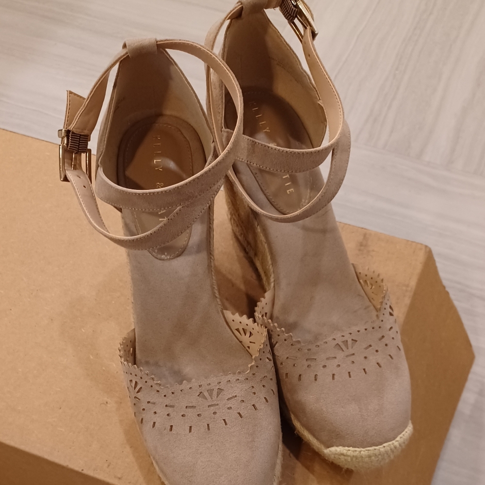 Wedge sandals